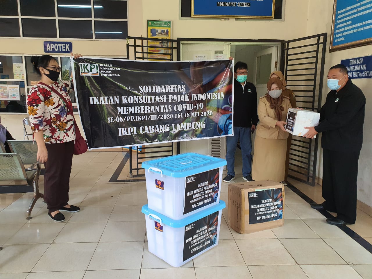 IKPI Cabang Lampung Berikan APD ke RSUD Dr.A.Dadi Tjokrodipo