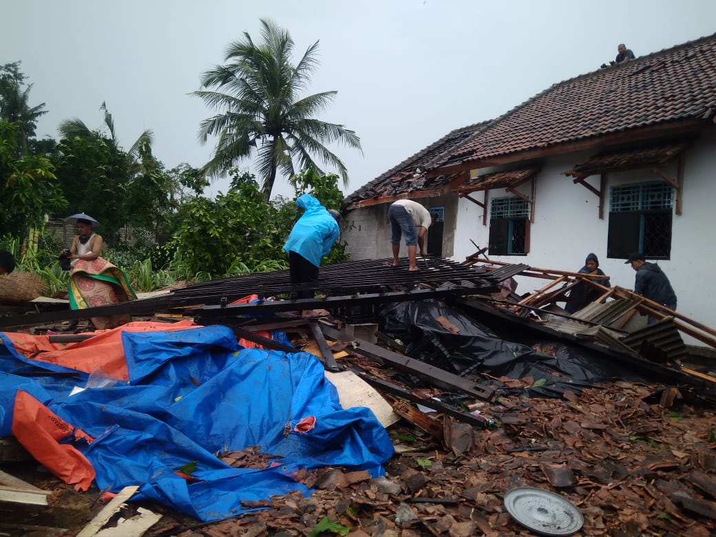 Update Terkini: Dua Warga Tewas, 245 Rumah Rusak