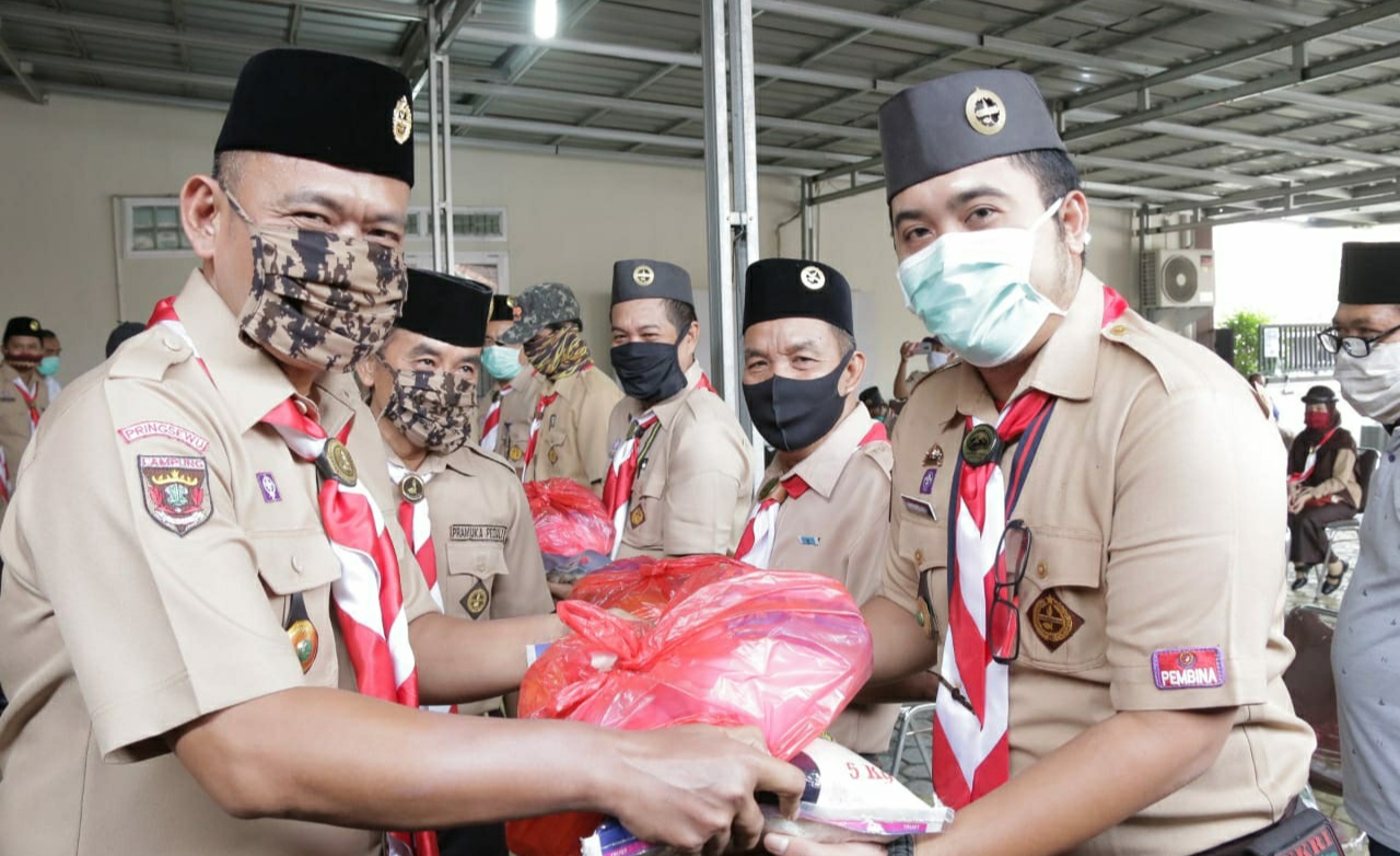 Salurkan Paket Sembako Dari Bumbung Kemanusiaan Pramuka Pringsewu