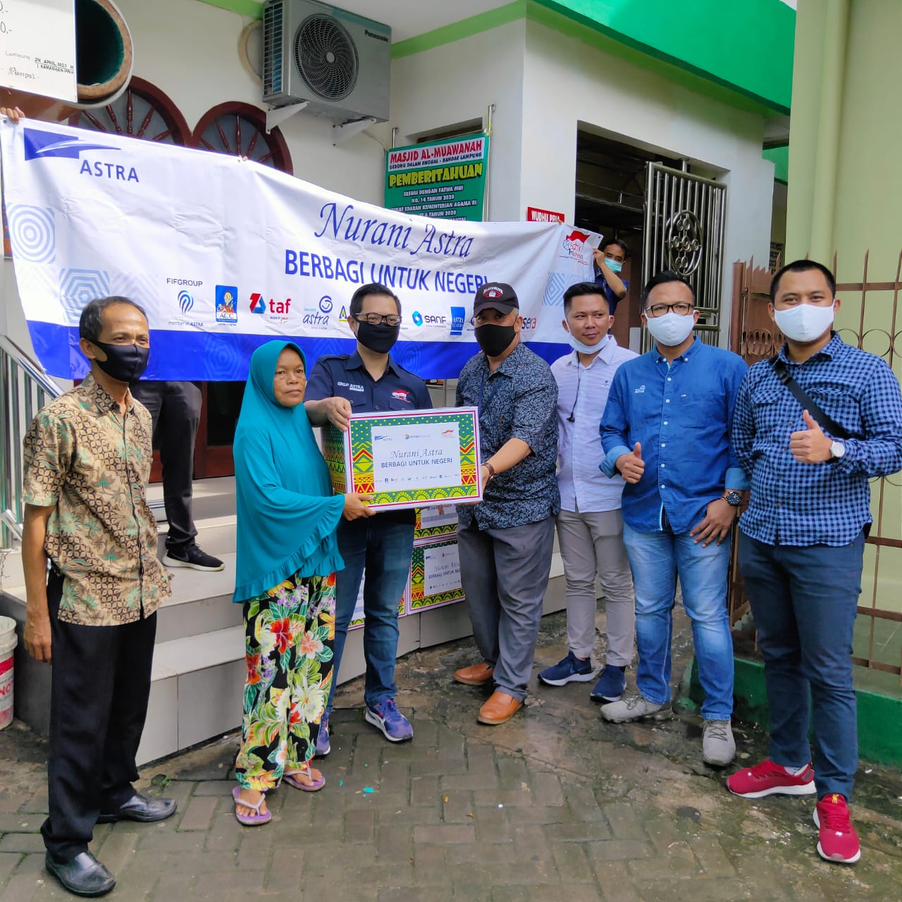 Berbagi untuk Negeri, Astra Distribusikan Sembako hingga APD untuk Warga Lampung