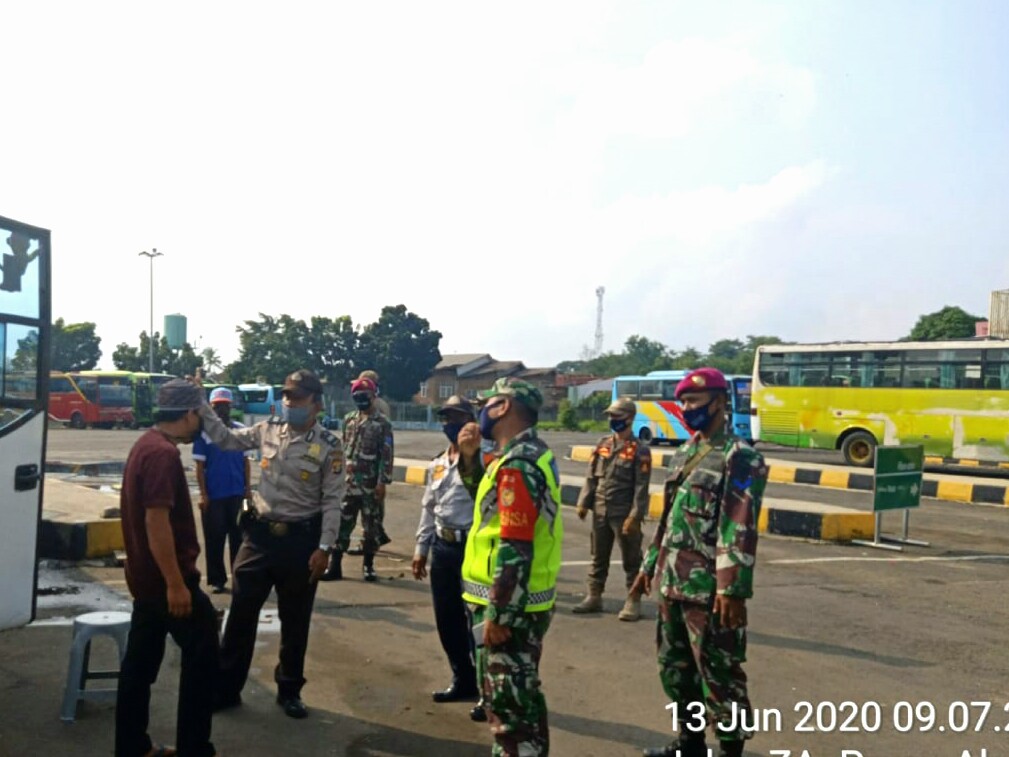 Satgas Terpadu Pantau Disiplin Protokol Kesehatan di Terminal Rajabasa