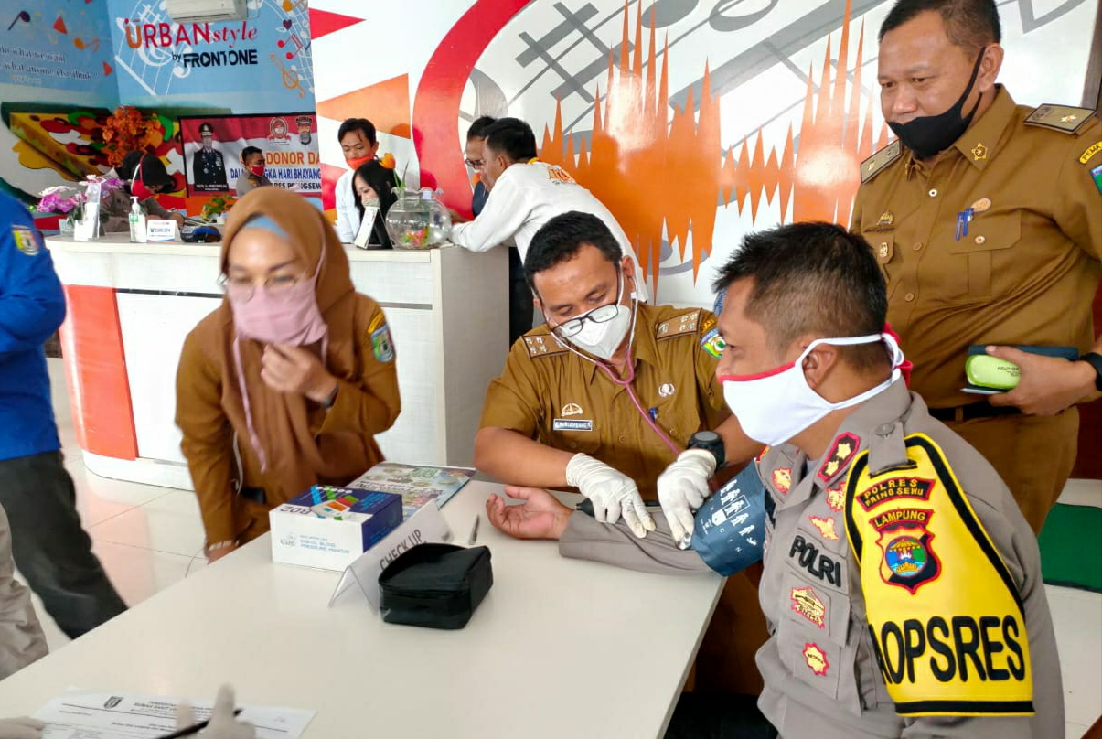 Polres Pringsewu Rapid Tes Massal dan Donor Darah