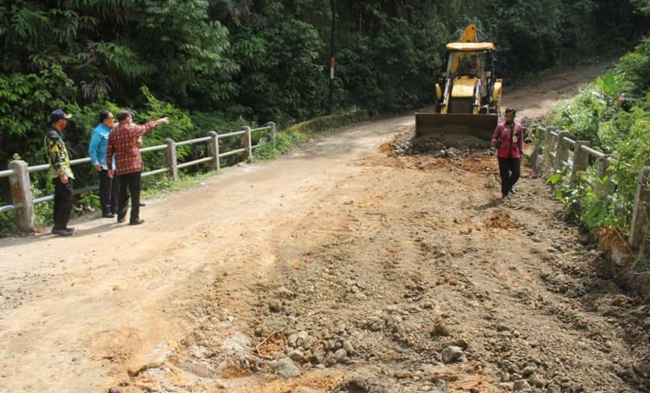 Tinjau Penanganan Jembatan Way Robok, Mad Hasnurin Minta Galakkan Gotong-royong