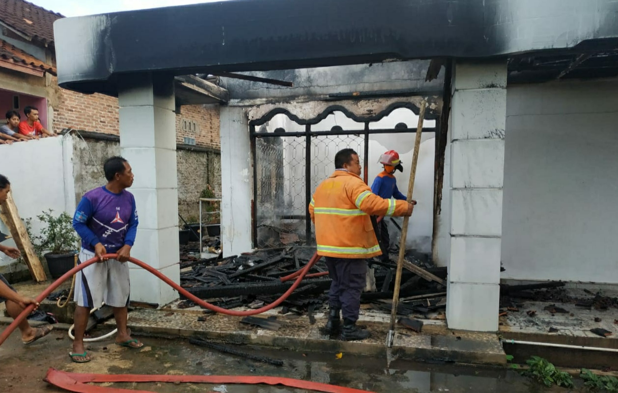 Rumah Warga Sukoharjo 3 Terbakar