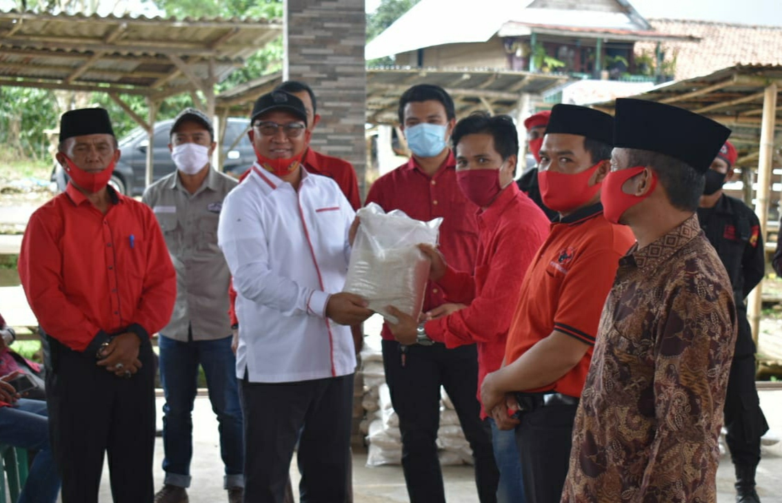 Peringati Bulan Bhakti Bung Karno, Mukhlis Basri Turun ke Masyarakat