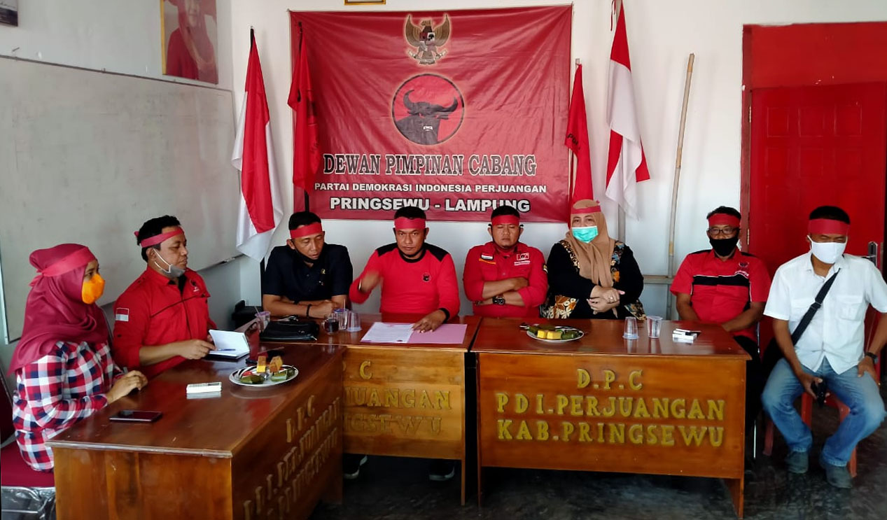 DPC PDIP Pringsewu ”Membalas”, Kibarkan Bendera di Jalinbar