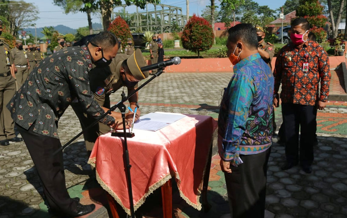 Puluhan Pejabat Fungsional Dilantik, Ini Pesan Sekkab Lambar