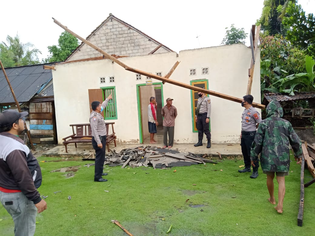 Puting Beliung Hantam Lamtim, 9 Rumah Rusak