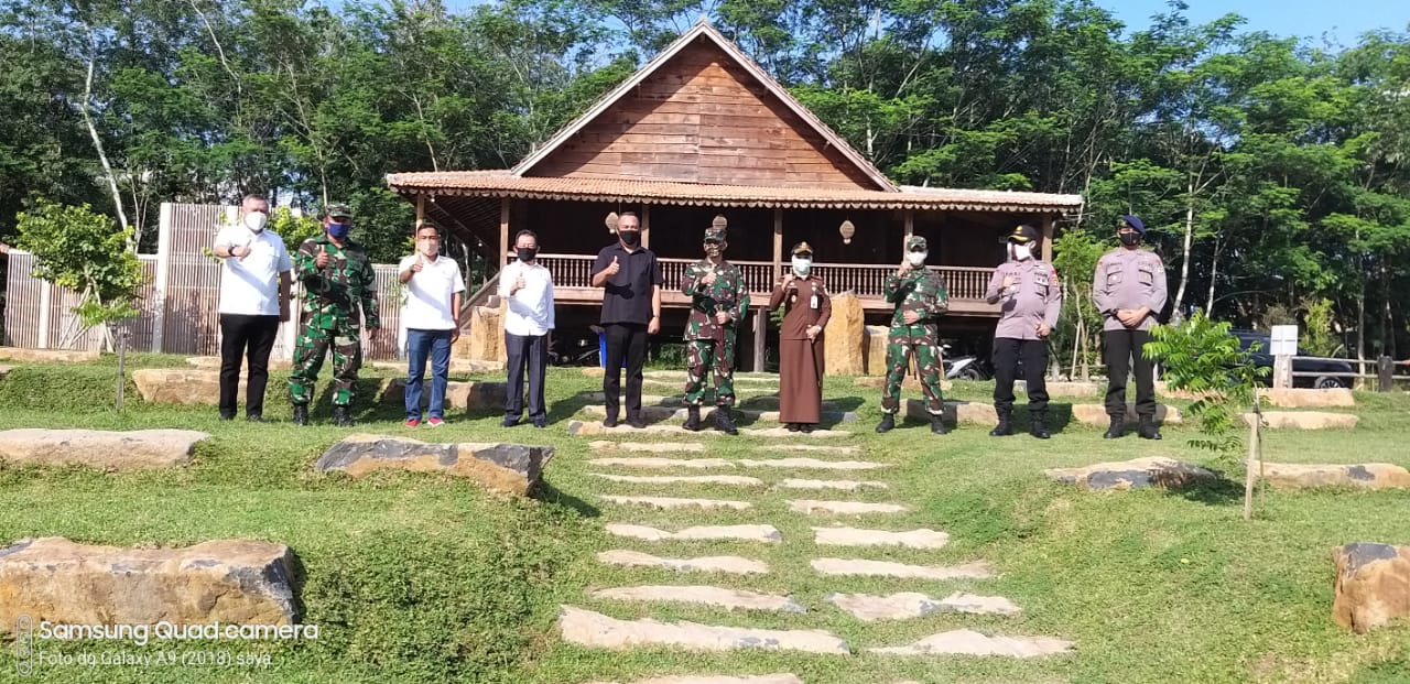 Sambut Danrem 043/Gatam, Bupati Tubaba Kenalkan Kota Budaya