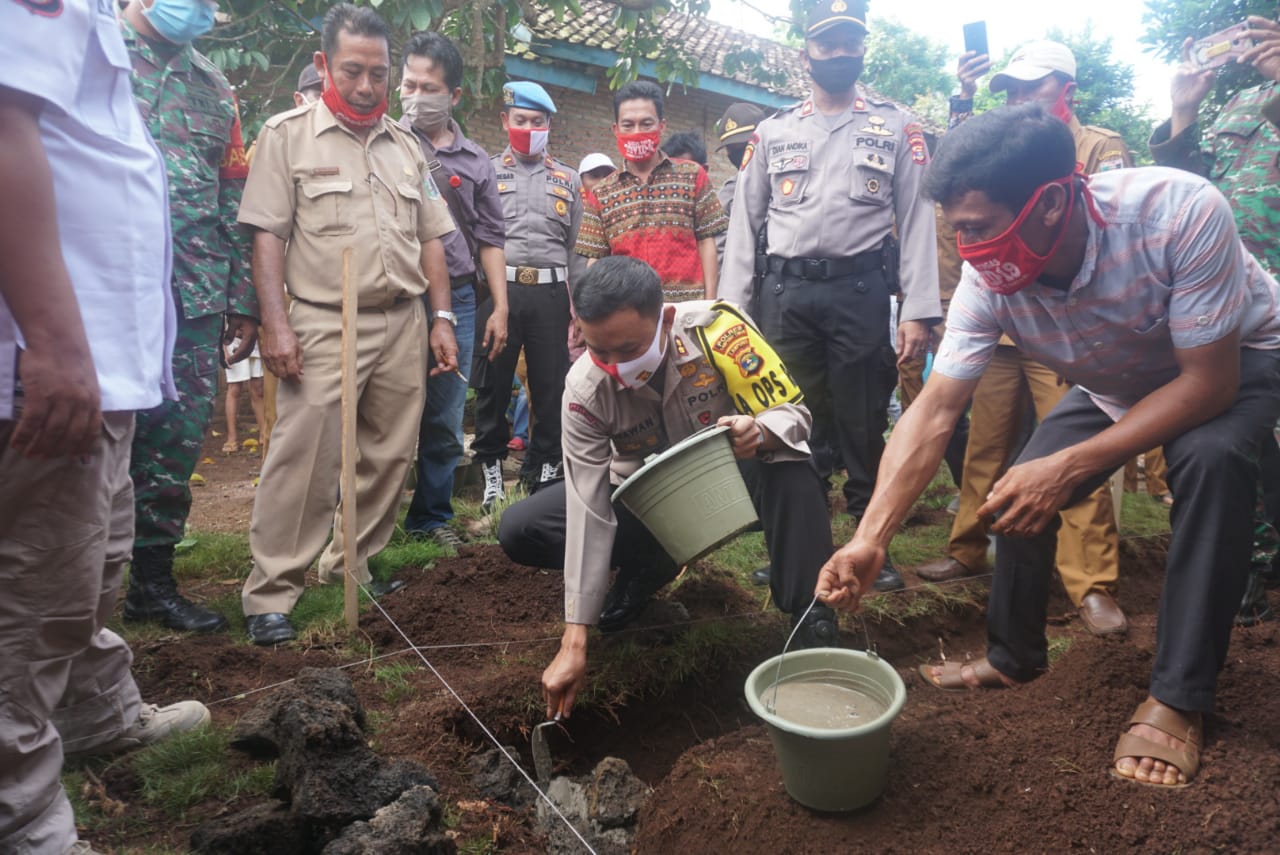 Polres Lamtim Wujudkan Rumah Layak Huni Warga Negarabatin