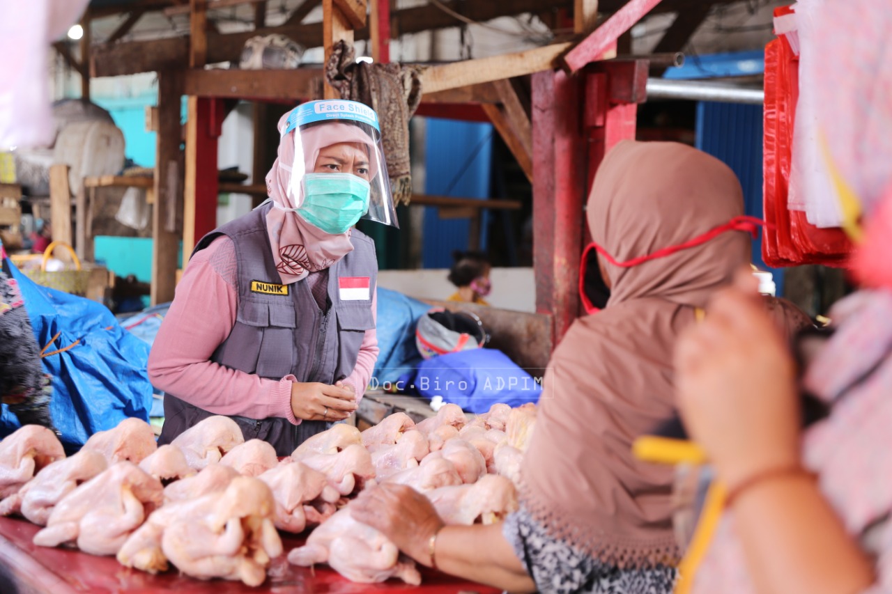 Cegah Penyebaran Covid-19 di Kawasan Pasar, Pemprov Lampung Minta Pedagang Terus Gunakan Masker