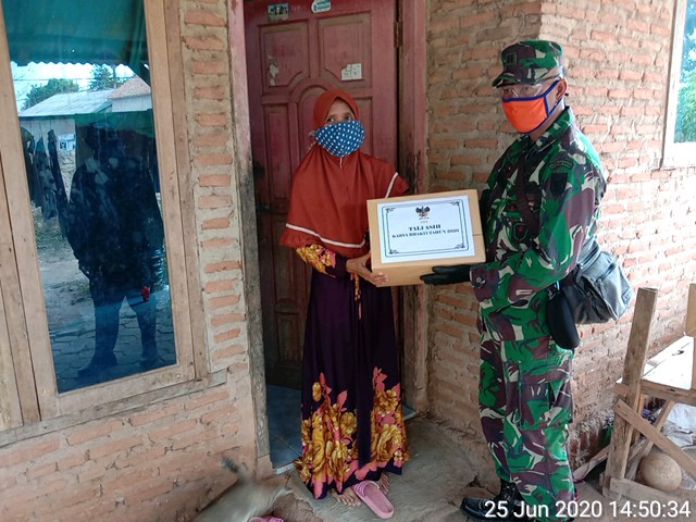 Kodim 0410/KBL Laksanakan Bhakti Sosial Pembagian Sembako