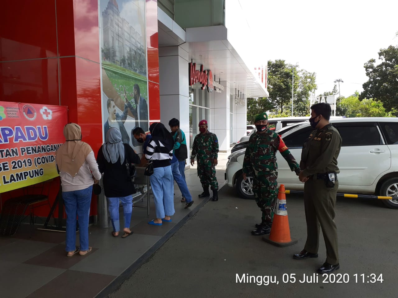 Satgas Terpadu Percepatan Penanganan Covid19 Kota Bandarlampung Laksanakan Penegakan Disiplin Kesehatan di Mal