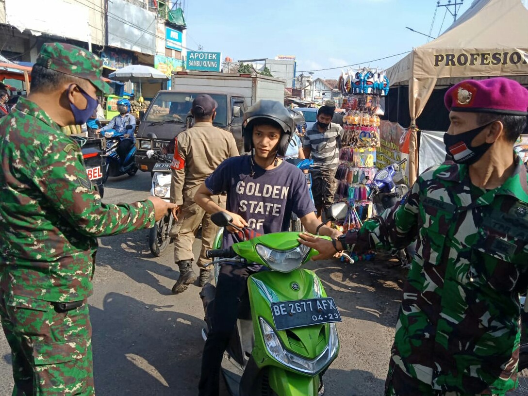 Pasar Tamin jadi Sasaran Kodim 0410/KBL Bersama Gugus Tugas Covid19 Kota Balam Laksanakan Penegakan Protokol K