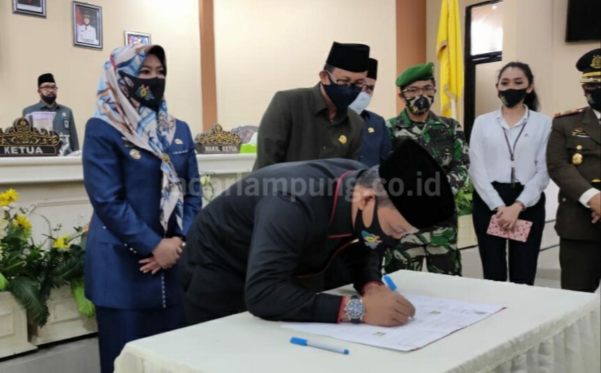 DPRD Tanggamus Setujui Raperda Pertanggungjawaban Pelaksanaan APBD 2019