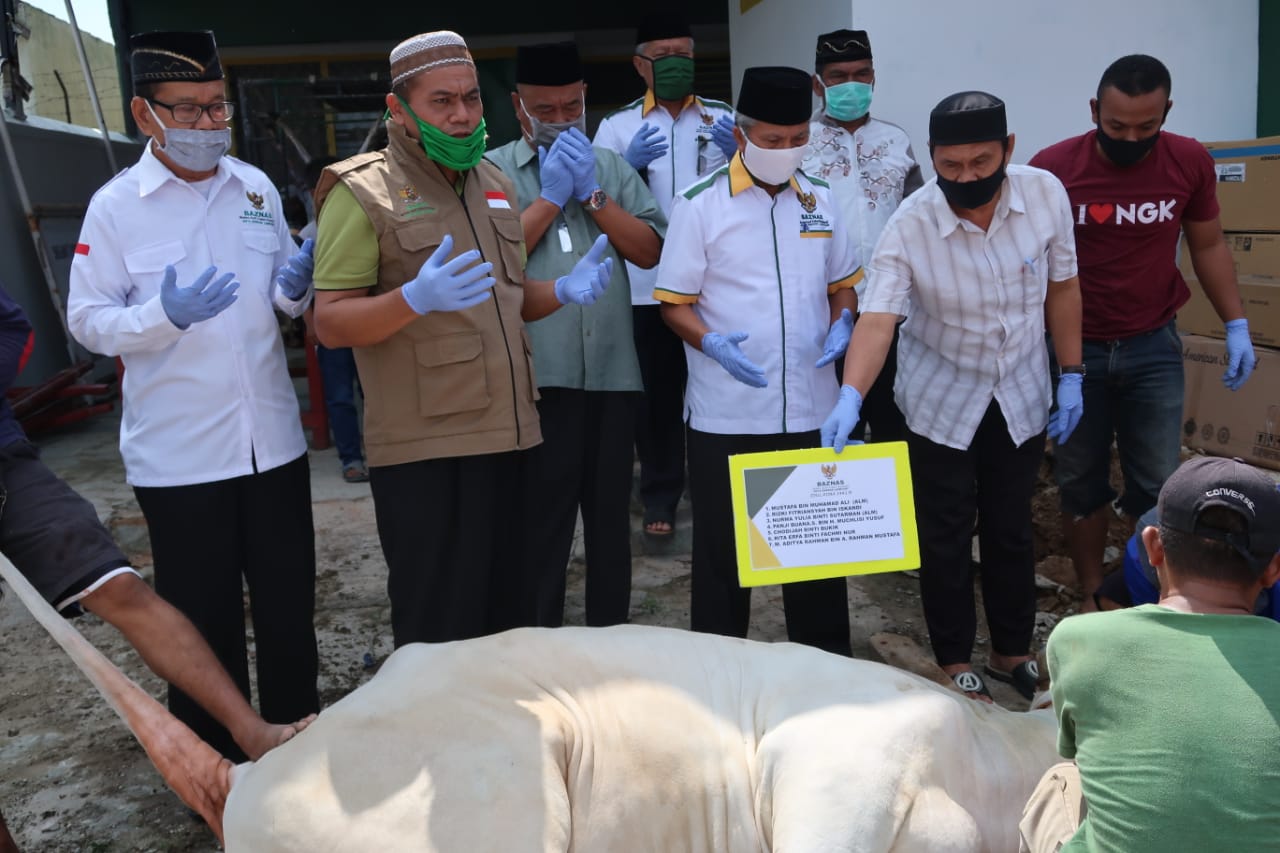 Baznas Kota Bandarlampung Salurkan Daging Kurban Bantu Masyarakat Terdampak Covid-19