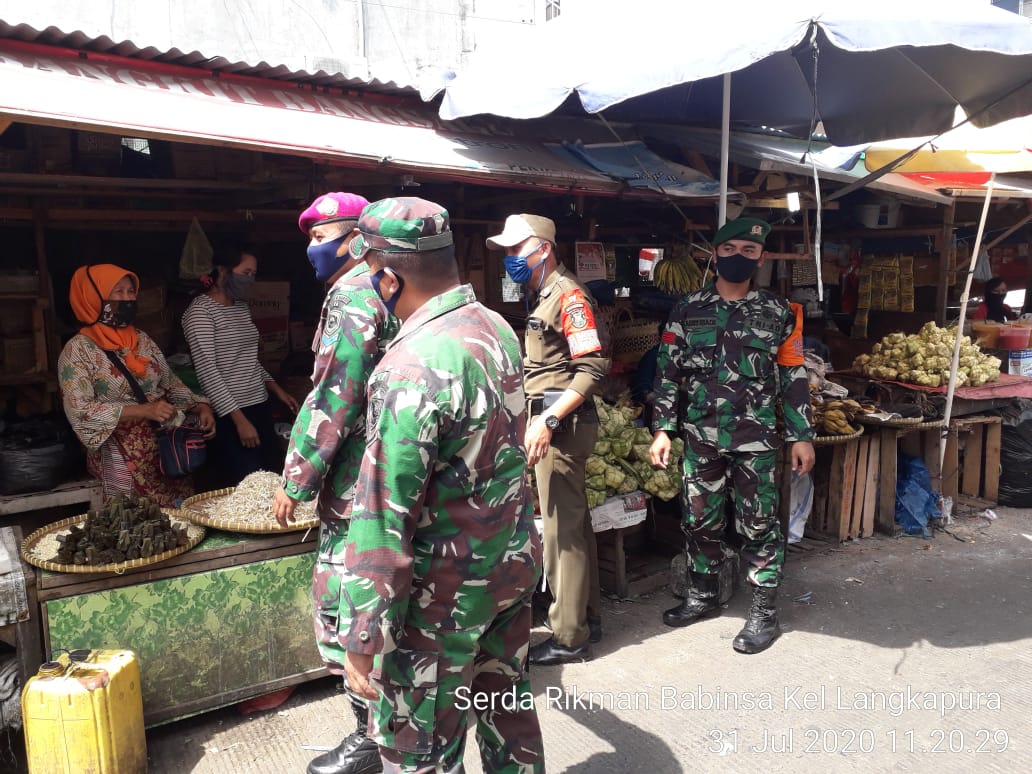 Penegakan Disiplin Protokol Kesehatan di Pasar Pasir Gintung