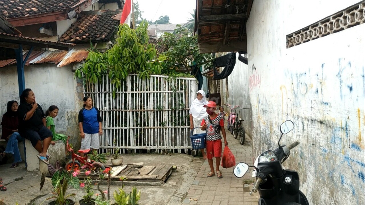 Demi Kuota Sekolah Daring, Siswa SMP Ini Berkeliling Kampung Jajakan Pempek