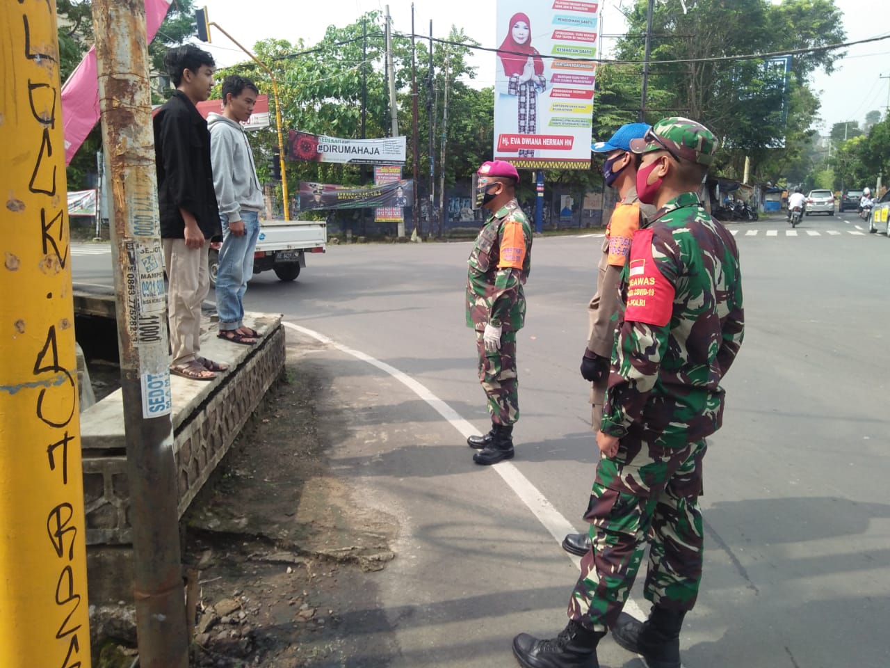 Warga Tak Pakai Masker, Dihukum Personel Kodim 0410/KBL