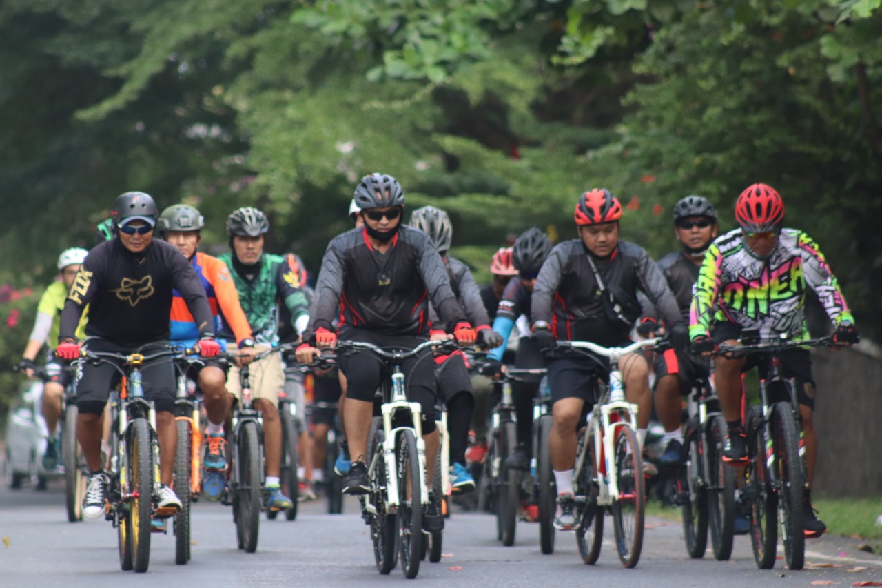 Dandim 0410/KBL Bersama Ketua DPRD Bandarlampung Olahraga Sepeda Bersama