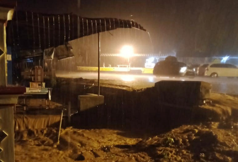 Banjir di Semaka, Jalinbar Lumpuh Total
