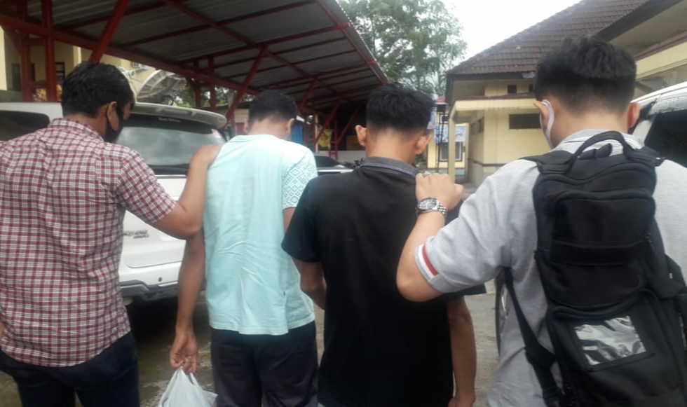 Polsek Kotaagung Tangkap Dua Pengedar, Barang Bukti Puluhan Paket Sabu