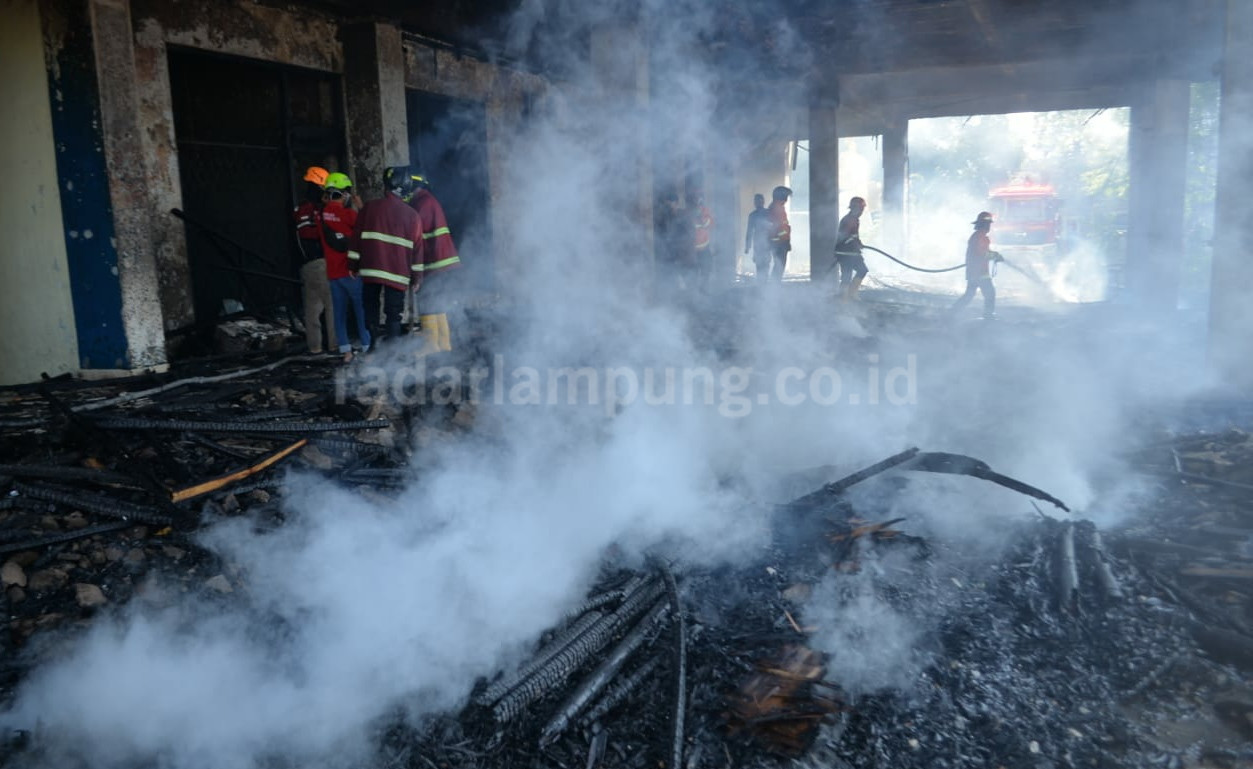 Selidiki Penyebab Kebakaran GOR Saburai