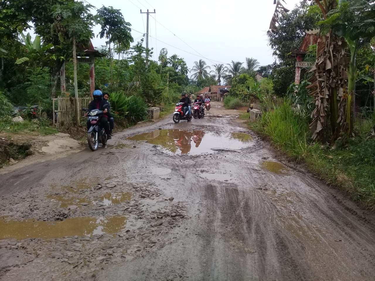 Jalan Provinsi di Waykanan Banyak Rusak, Simpang Neki-Banjit Salah Satunya