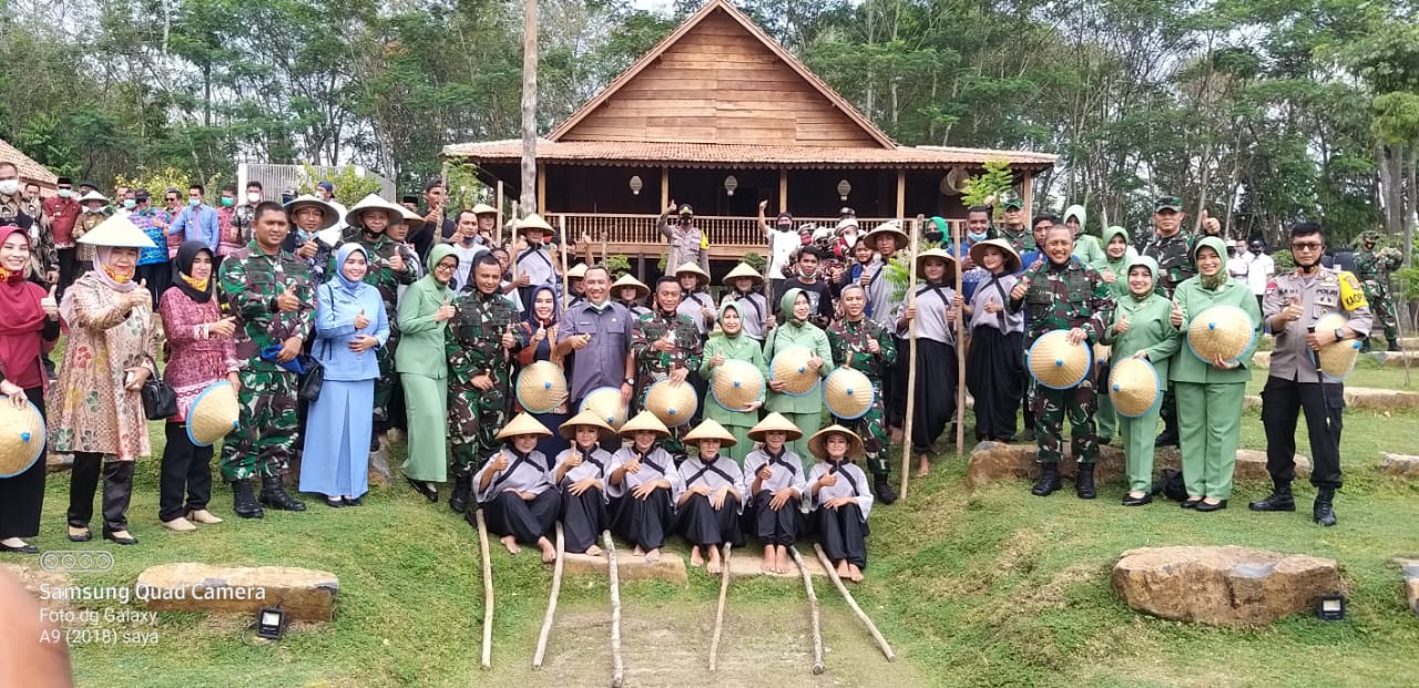 Baksos di Tubaba, Pangdam Sriwijaya Ingatkan Warga soal Prokes