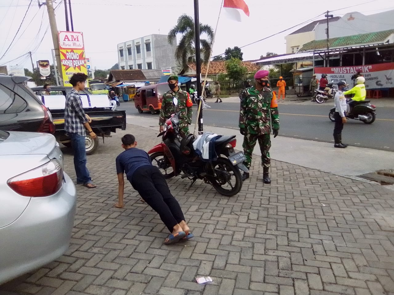 Patroli Siang dan Malam Gugus Tugas Covid-19