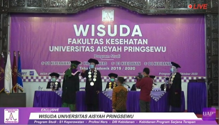 UAP Wisuda 104 Sarjana Terapan Kebidanan