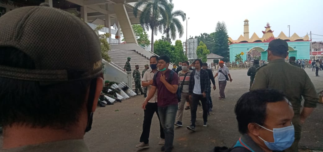 Kantor Gubernur Lampung Dijaga Ketat, 20 Orang Diduga Pelajar Diamankan