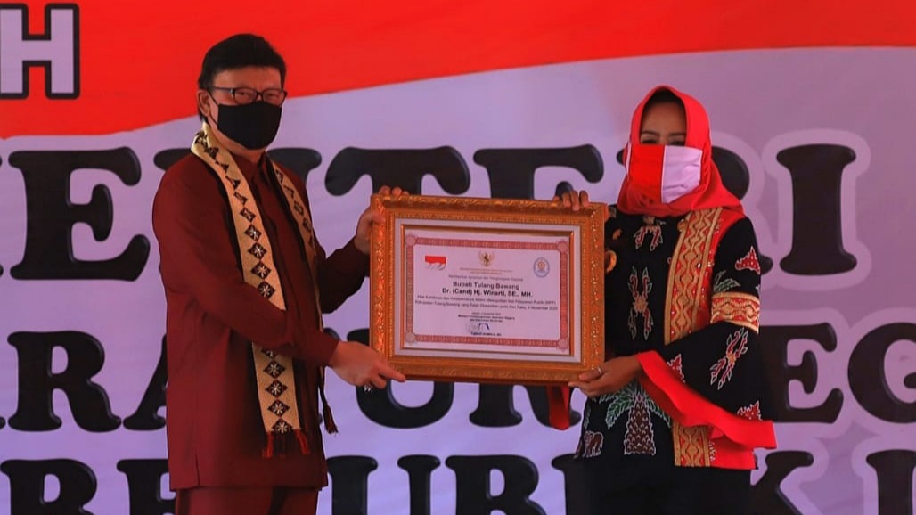 Winarti Raih Penghargaan Komitmen Pelayanan Publik dari Kementerian PAN-RB