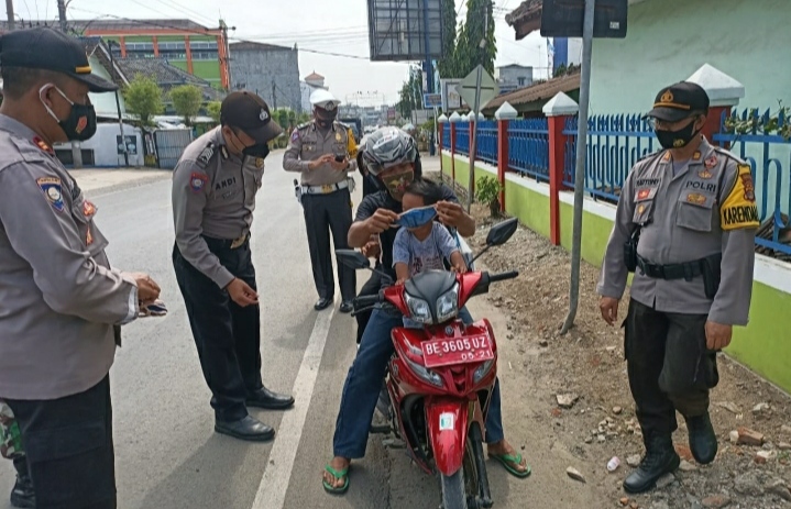 Ditanya Polisi, Ngaku Risih Jika Mengenakan Masker