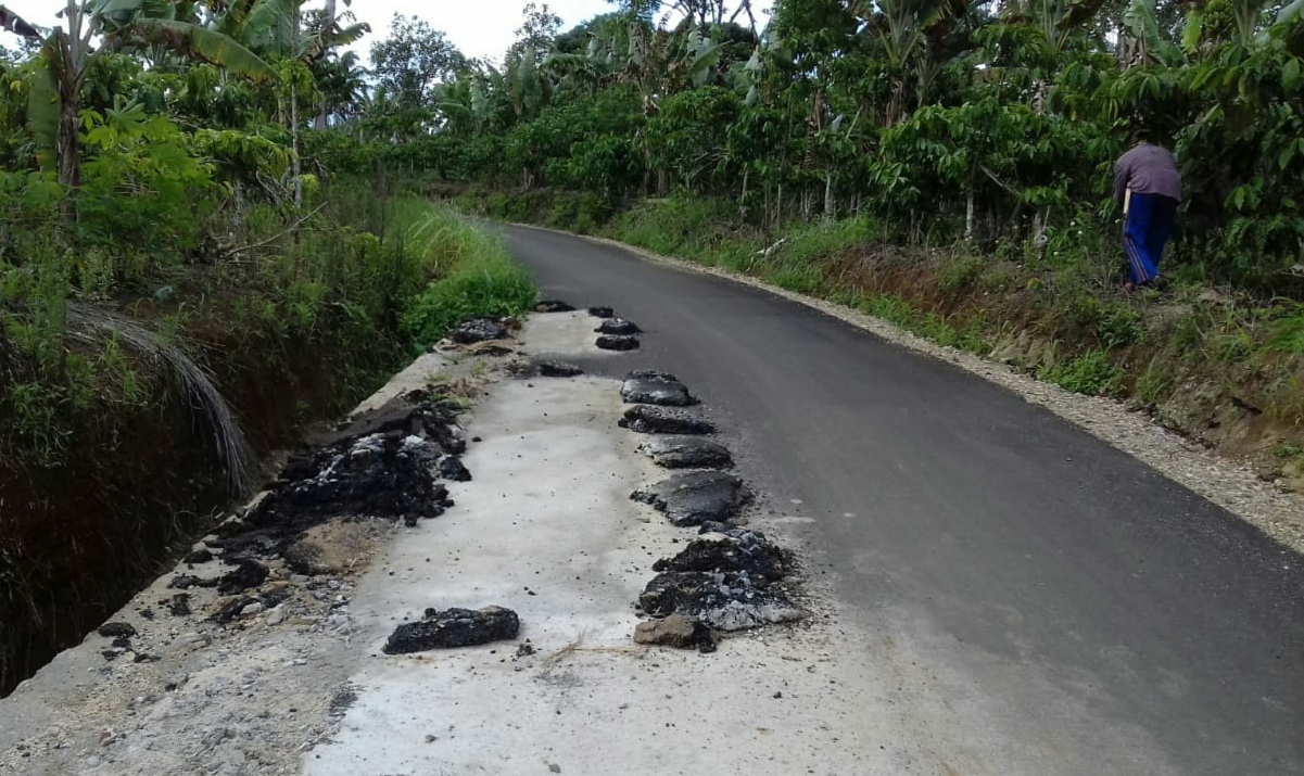 Jalan Datarajan-Air Abang yang Amblas Diperbaiki