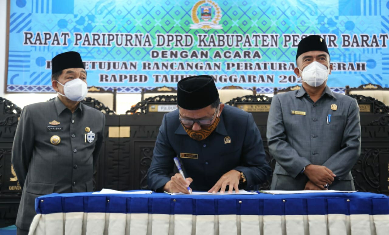 APBD Pesbar Tahun Anggaran 2021 Disahkan