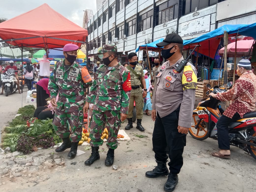 Razia Masker oleh Tim Gugus Tugas di Pasar Tradisional