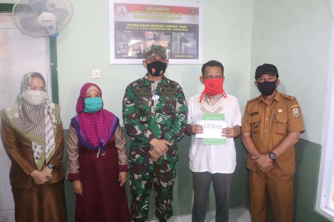 Peringati Hari Pahlawan, Dandim 0410/KBL Resmikan Rumah Perehaban Milik Warga