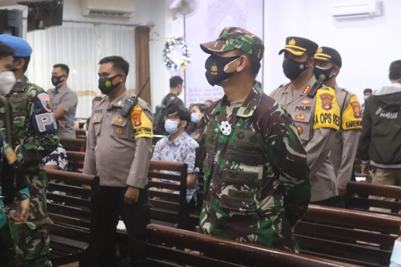 Bersama dengan Forkopimda, Dandim 0410/KBL Laksanakan Monitor Malam Natal