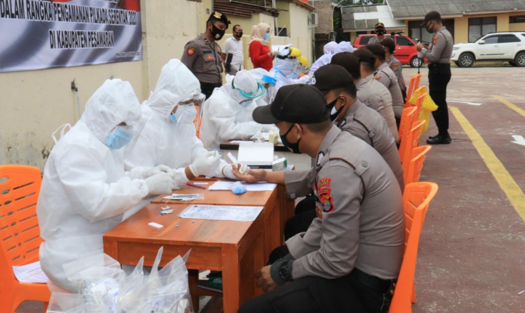 Ratusan Personel Polres Pringsewu Rapid Tes