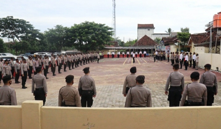 Personel Polres Pringsewu Bergeser, Amankan Pilkakon Serentak di Tanggamus