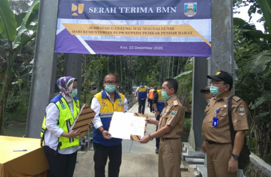 Jembatan Way Magnai Lunik Diserahterimakan