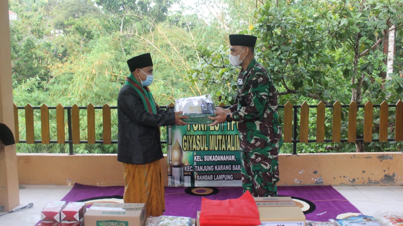 Dandim 0410/KBL Kunjungan ke Pondok Pesantren dan Yasinan Bersama