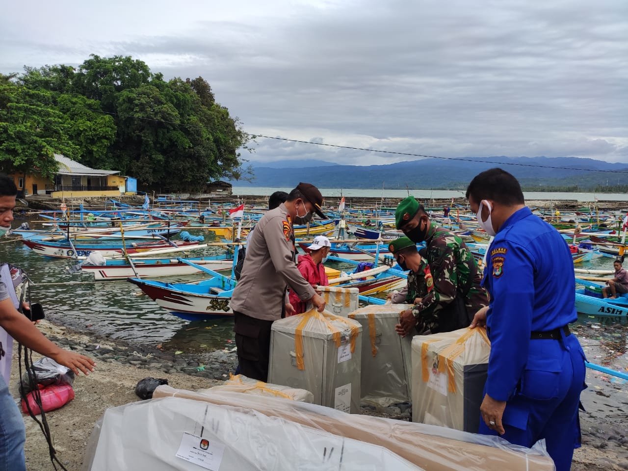 KPU Kirim Logistik untuk Dua Kecamatan Sulit Terjangkau