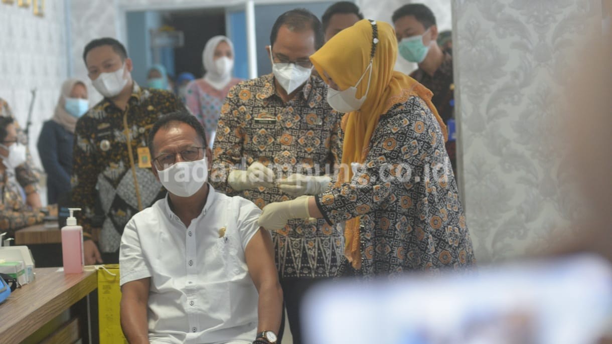 Arinal Buka Kickoff Vaksinasi Lampung