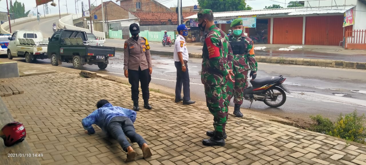 Tak Patuh Prokes, Sejumlah Warga Diberi Imbauan dan Hukuman oleh Gugus Tugas Covid-19