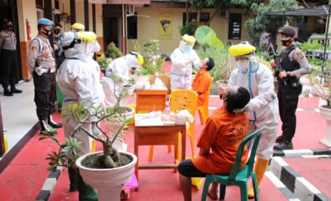 Puluhan Tahanan Polres Pringsewu Rapid Tes Antigen