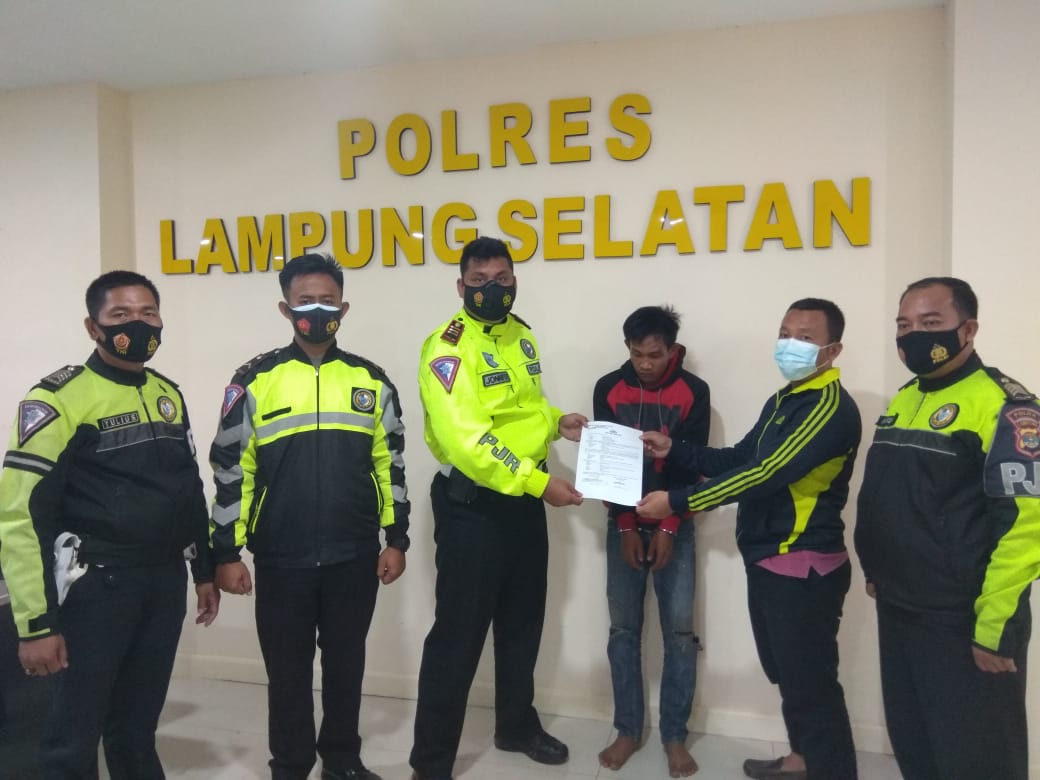 Hahai.., Pelaku Curanmor Ini Tertangkap Anggota Sat PJR Polda Lampung yang Hendak Isi BBM