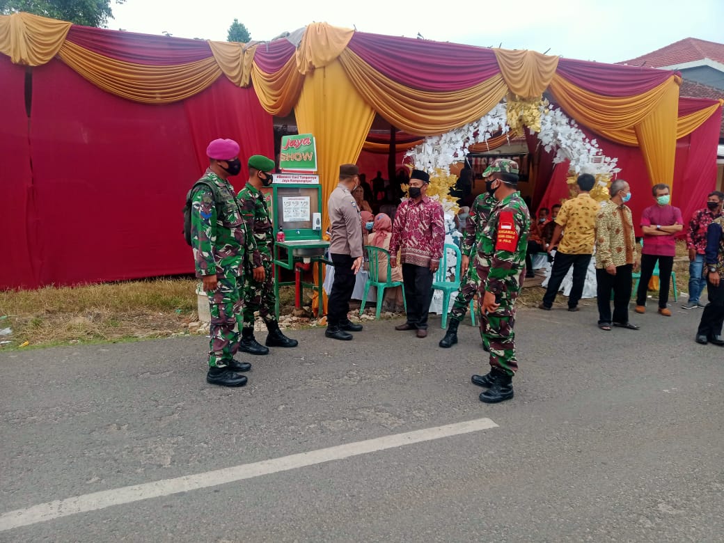 Jajaran Kodim 0410/KBL Cegah Penularan Covid-19 di Pusat Perbelanjaan