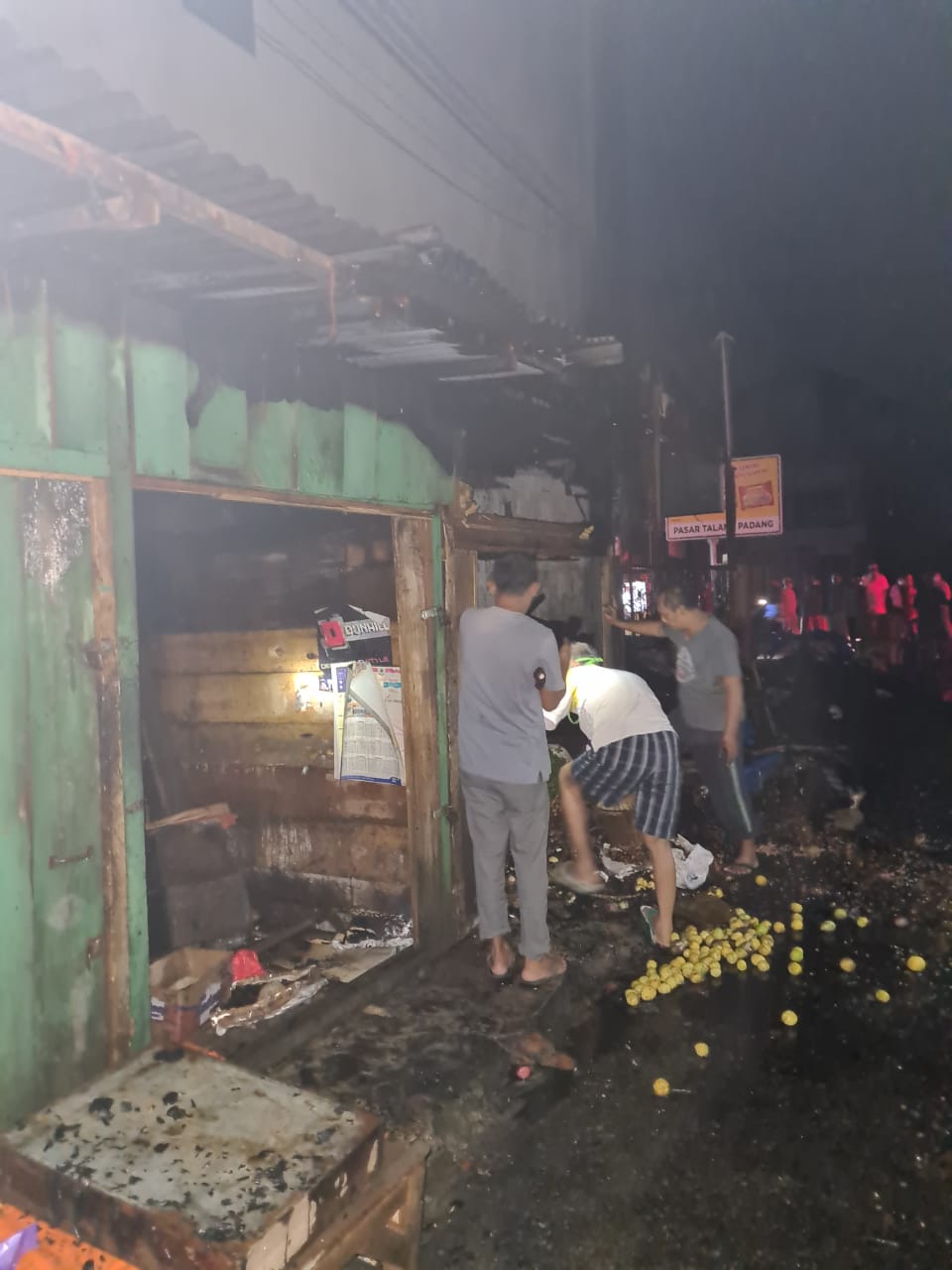 Kebakaran di Pasar Talangpadang, Enam Kios Hangus Terbakar